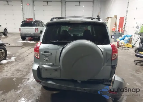 2007 Toyota Rav4 Base V6 z USA, uszkodzony, nr VIN JTMZK33V975006953